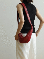 Women's Croissant Crossbody Bag