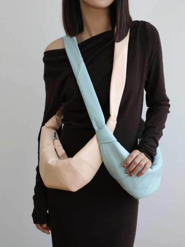 Women's Croissant Crossbody Bag