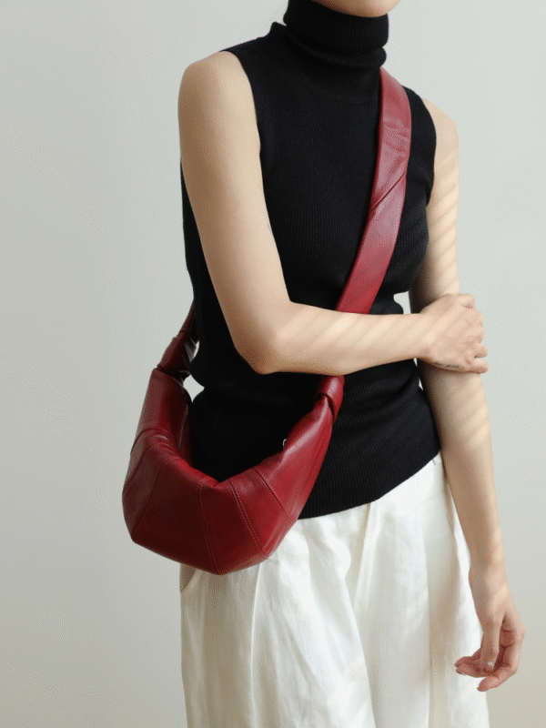 Women's Croissant Crossbody Bag
