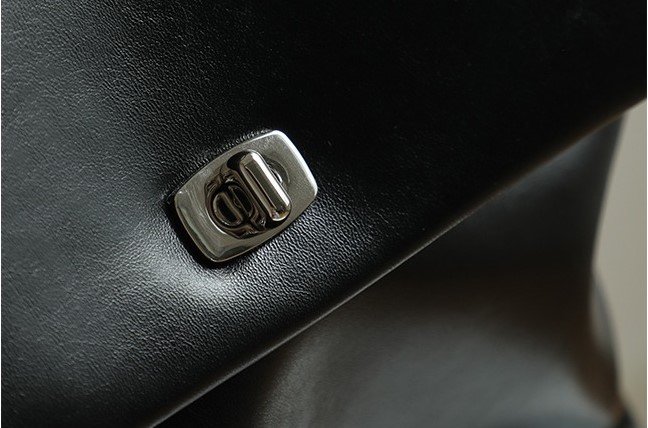 Ladies Leather Cross-body Phone Bag - Image 3