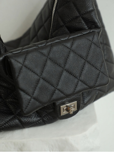 Womens Quilted Leather Shoulder Bag - Image 2