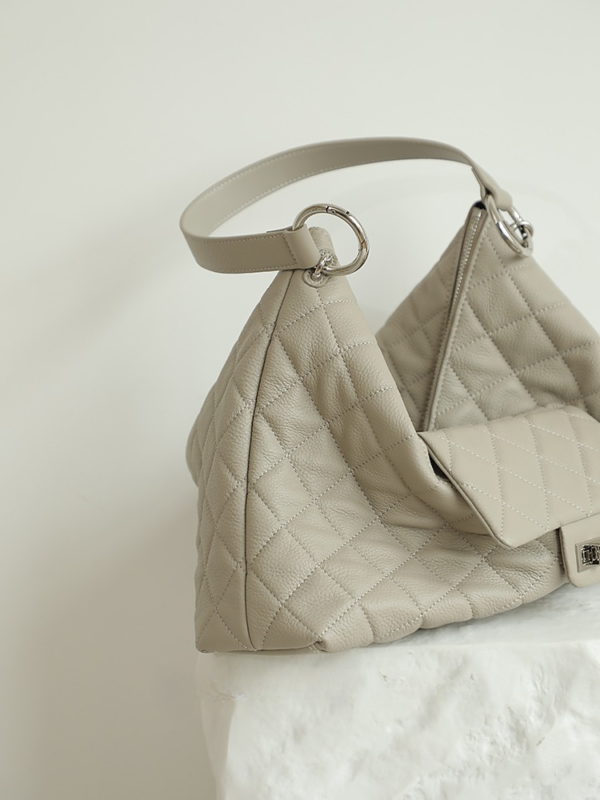 Womens Quilted Leather Shoulder Bag