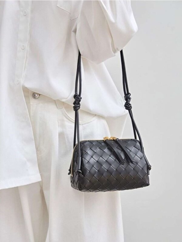 Women's Leather Knot Detailed Crossbody Bag