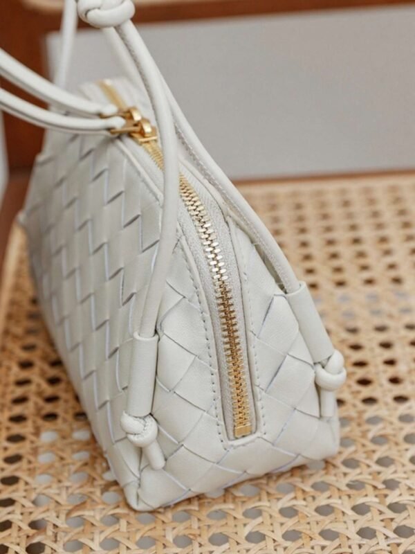 Women's Leather Knot Detailed Crossbody Bag