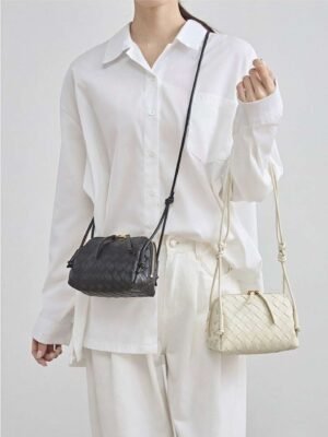 Women's Leather Knot Detailed Crossbody Bag -