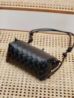 Women's Leather Knot Detailed Crossbody Bag