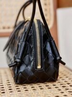 Women's Leather Knot Detailed Crossbody Bag