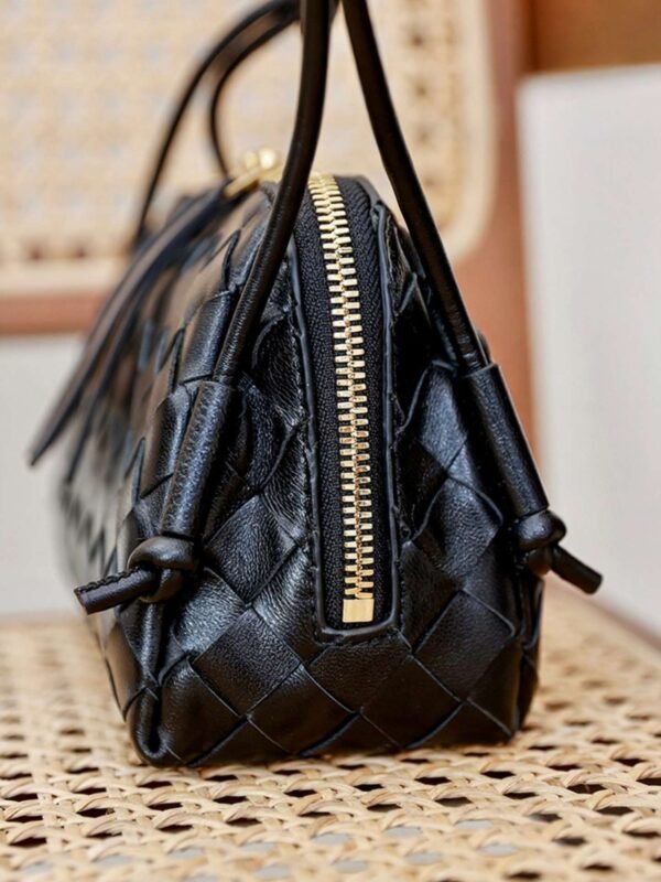 Women's Leather Knot Detailed Crossbody Bag