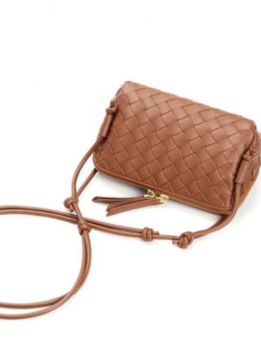 Women's Leather Knot Detailed Crossbody